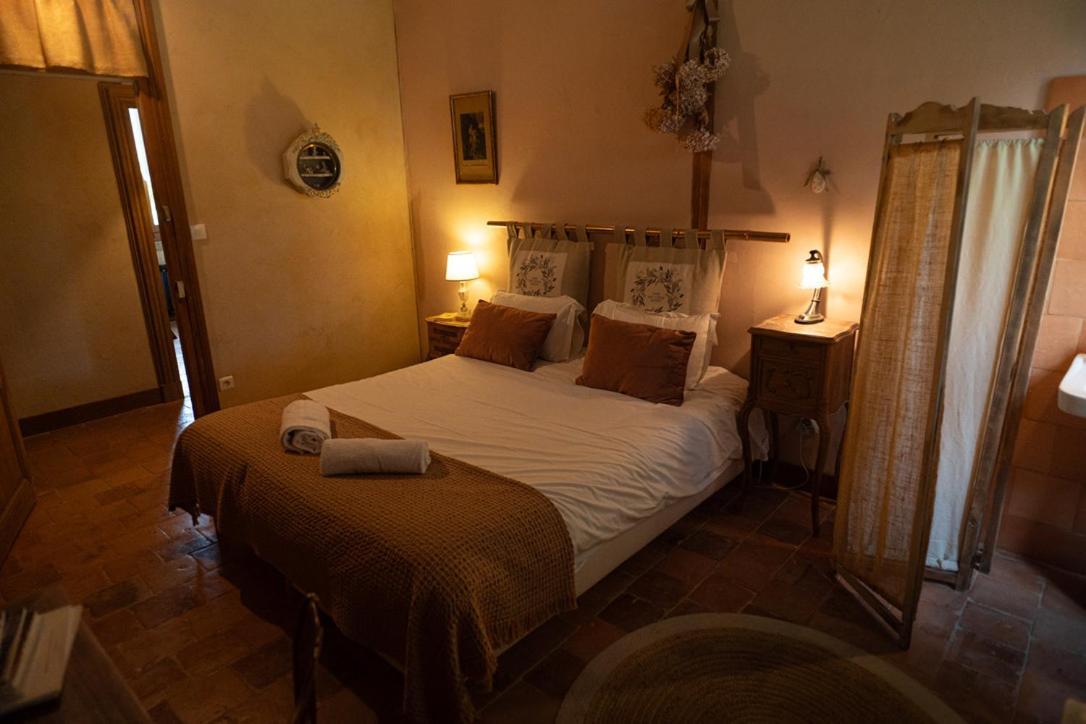 Les Jardins Des Soussilanges Bed & Breakfast Céron Eksteriør bilde