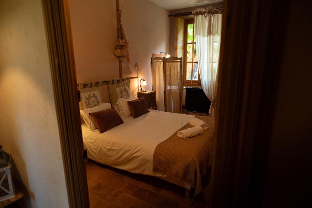 Les Jardins Des Soussilanges Bed & Breakfast Céron Eksteriør bilde